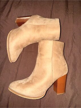Women's Tan Suede Block Heel Ankle Boots